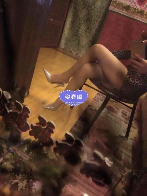 大连身材很性感的御姐 第2张