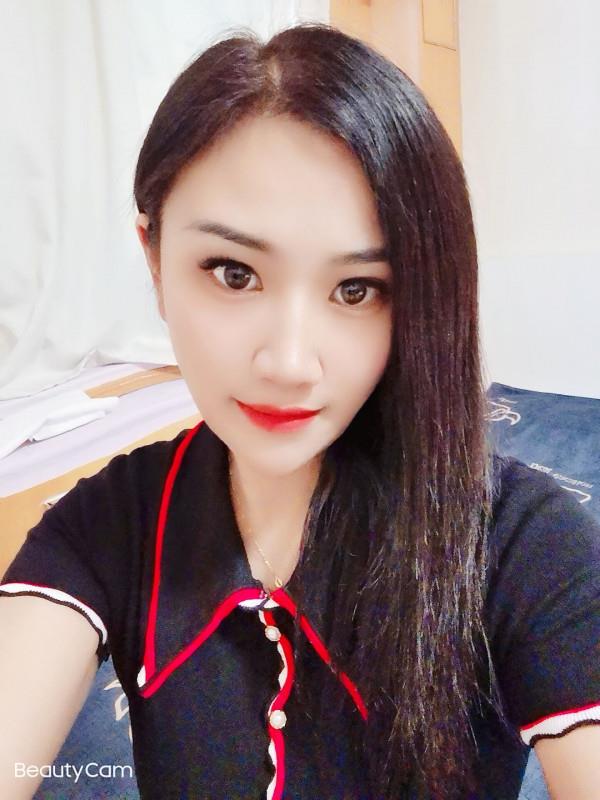 红唇性感御姐 第2张